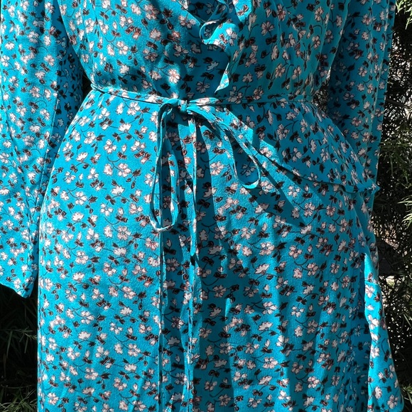Veronica Beard dress, color blue with red and white flowers, size 8 - Picture 2 of 9